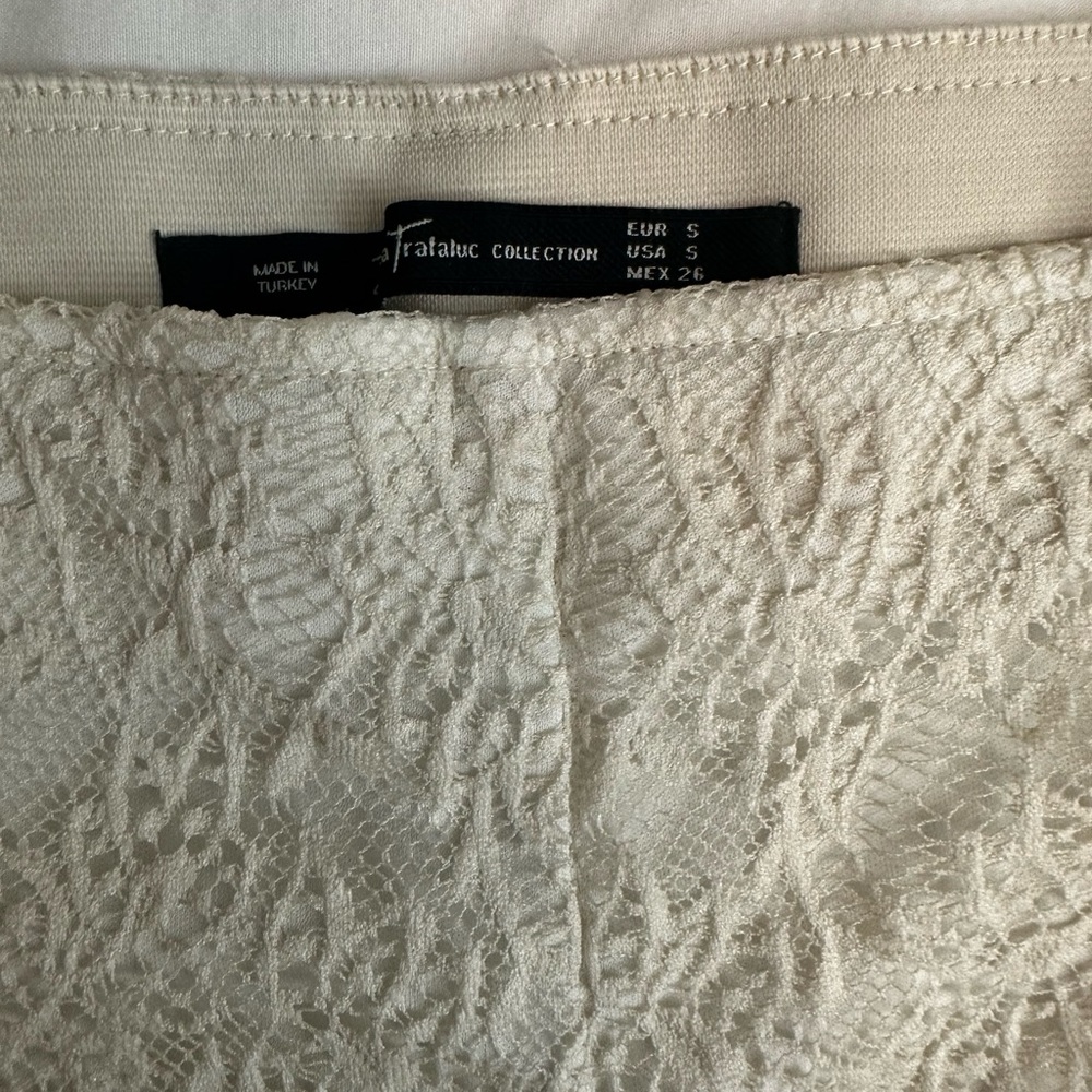 Lace offf white shorts - Picture 6 of 8